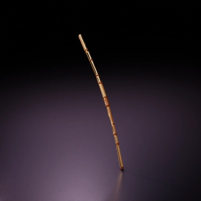 Long straight bamboo stick.